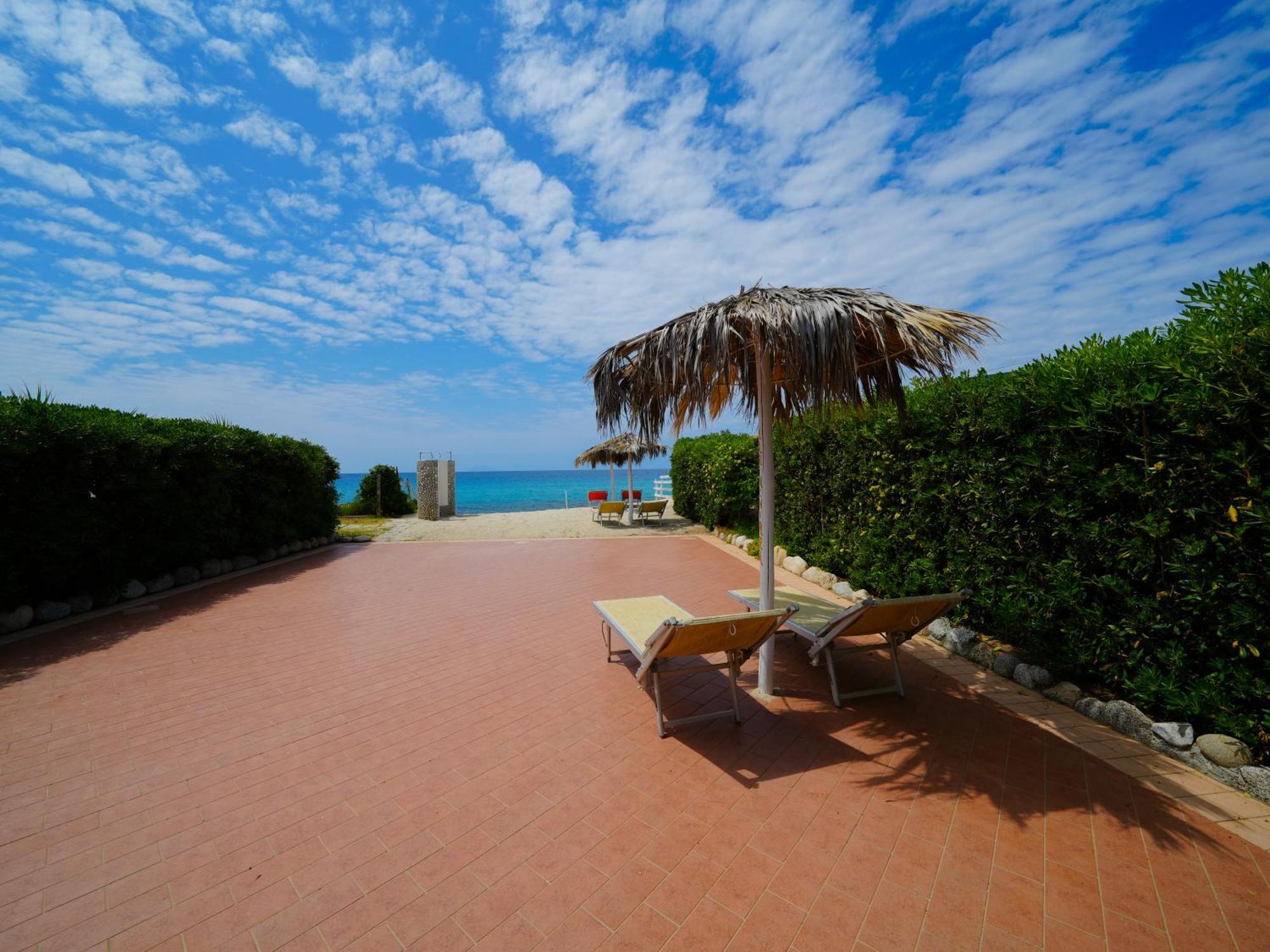 Marinella Beach Apartment Капо-Ватикано Экстерьер фото